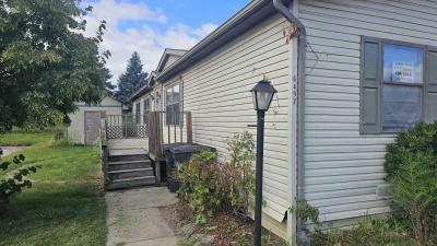 Photo 2 of 40 of home located at 6492 Laramie Dr Romulus, MI 48174
