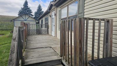 Photo 3 of 40 of home located at 6492 Laramie Dr Romulus, MI 48174