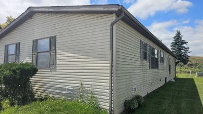 Photo 5 of 40 of home located at 6492 Laramie Dr Romulus, MI 48174