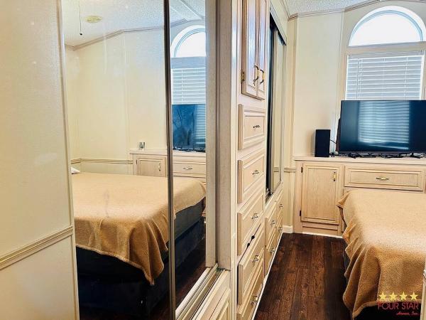 1998 CHARIOT  Home