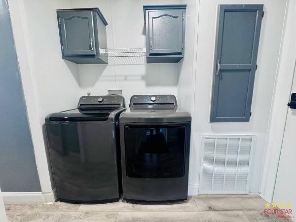 1997 OAKH Mobile Home For Sale