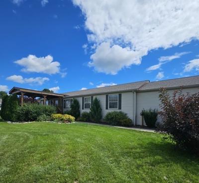 Mobile Home at 274 Pine Lakes Dr W Lapeer, MI 48446