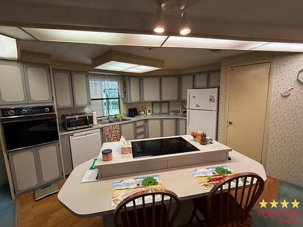 1985 CORO  Home