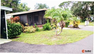Photo 2 of 18 of home located at 14 Lakeview Drive Astatula, FL 34705