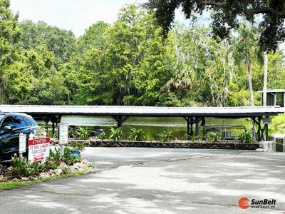 Photo 3 of 18 of home located at 14 Lakeview Drive Astatula, FL 34705
