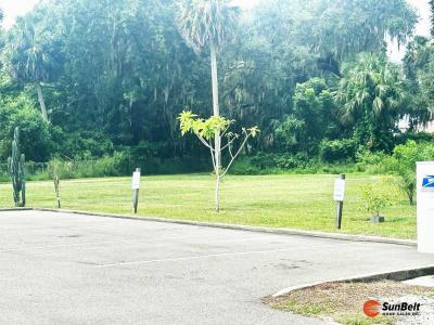 Photo 4 of 18 of home located at 14 Lakeview Drive Astatula, FL 34705