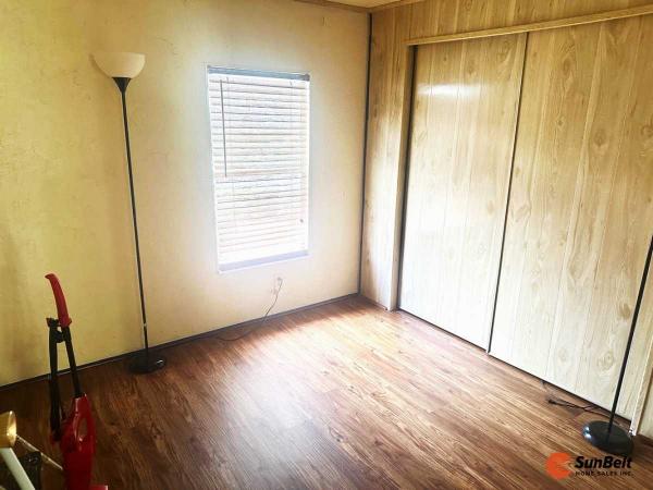 1984 BARR Manufactured Home