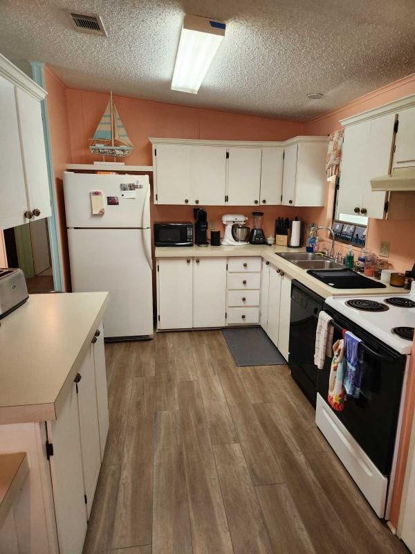 1990 MERIT Mobile Home