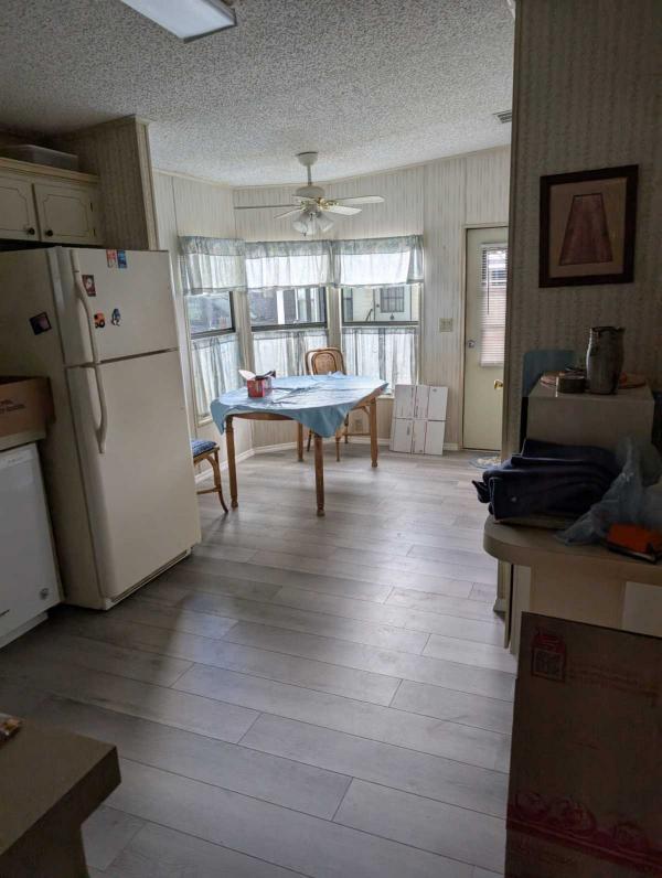 1990 Mobile Home