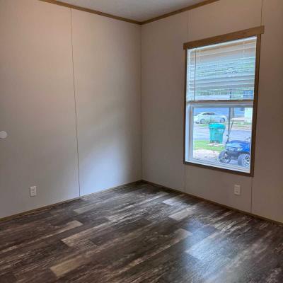 Photo 5 of 9 of home located at 211 Oxford Circle Hampton, GA 30228