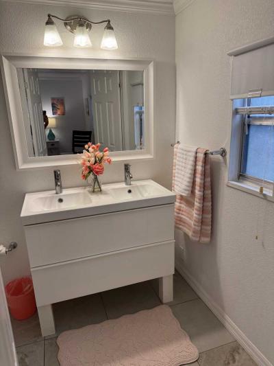 Photo 19 of 21 of home located at 5883 Danbury Lane Sarasota, FL 34233