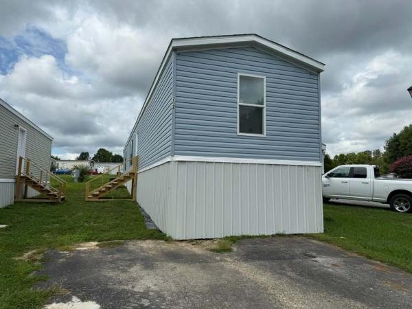 Photo 1 of 2 of home located at 202 Palomino Trl Corbin, KY 40701