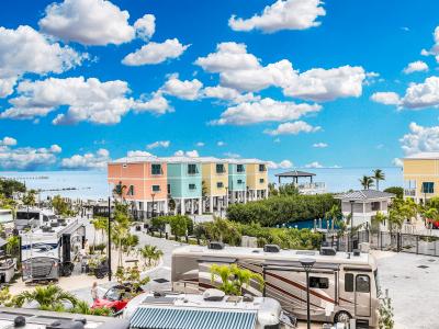 Photo 2 of 13 of home located at 159 Paradise Way Islamorada, FL 33036