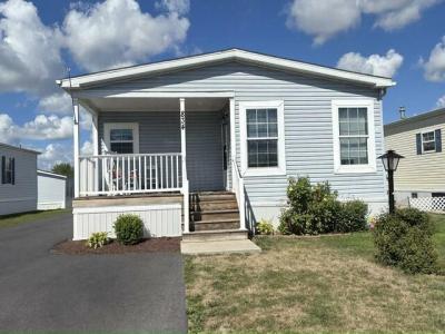 Photo 3 of 6 of home located at 834 Willowbrook Dr. Lockport, NY 14094