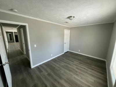 Photo 4 of 8 of home located at 10201 W Beaver St #427 Jacksonville, FL 32220
