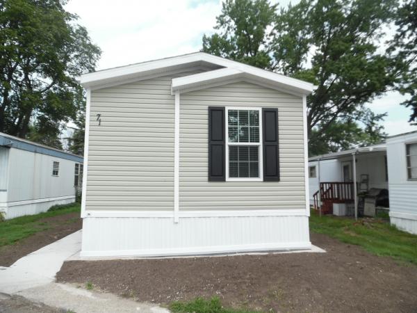 2023 Champion RA1670217 Mobile Home
