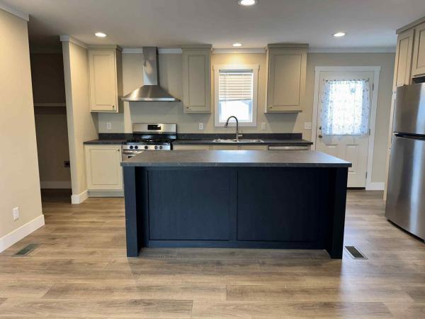 2023 Clayton - Middlebury Let it Be Mobile Home