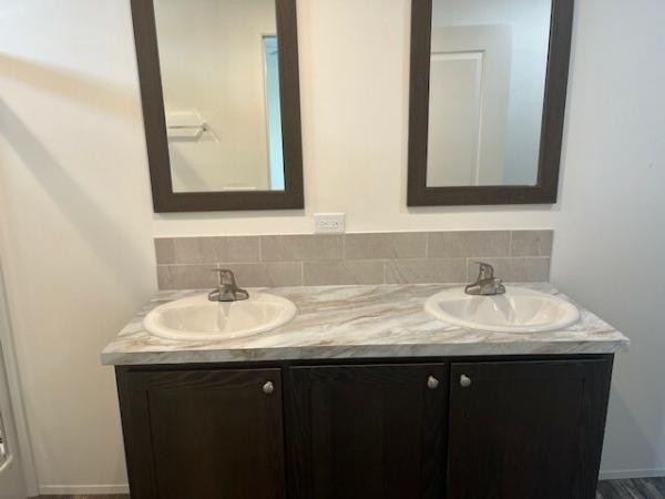 2023 RH2562E  Home