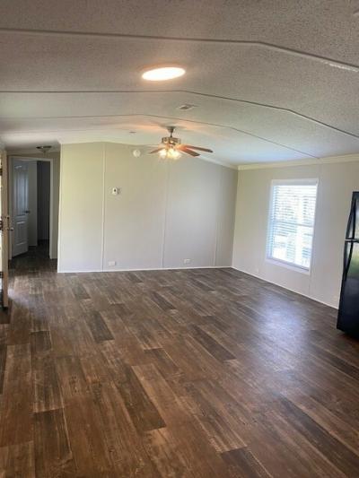 Photo 4 of 8 of home located at 149 Bonny Shores Drive Lakeland, FL 33801