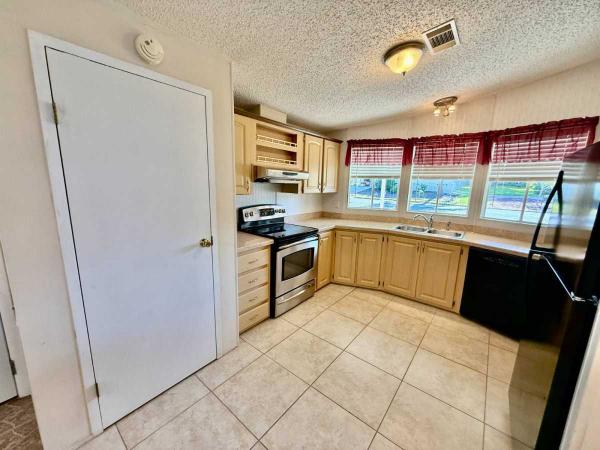 1994 SUNC Manufactured Home