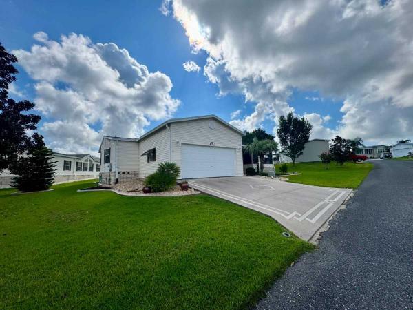 Photo 1 of 2 of home located at 905 Zoeller St Lady Lake, FL 32159