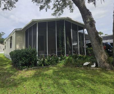 Photo 5 of 16 of home located at 9705 Hickory Hollow Rd Lot 64 Leesburg, FL 34788