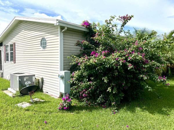 2006 Lifestyle by Fleetwood CC FLMHS 2/2 Hurricane Resistive Manufactured Home