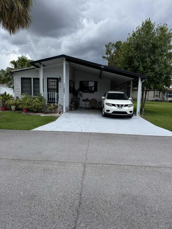 Photo 1 of 2 of home located at 599 Fairway Court Plant City, FL 33566