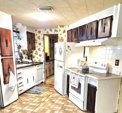 Photo 2 of 15 of home located at 435 16th Ave SE Largo, FL 33771