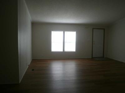 Photo 4 of 17 of home located at 10819 W. Gateway Dr. Frankfort, IL 60423