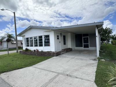 Photo 4 of 44 of home located at 512 Avanti Way North Fort Myers, FL 33917