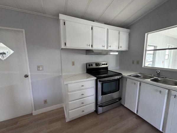 1984 Palm Mobile Home