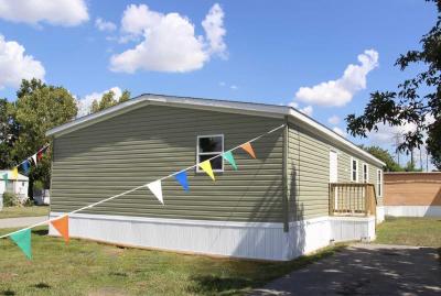Photo 3 of 7 of home located at 9801 Buckingham Fairdale, KY 40118