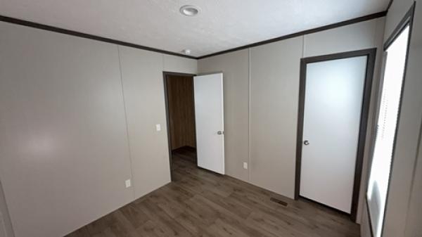 2022 MIYO 35MYO16763AH22 Manufactured Home