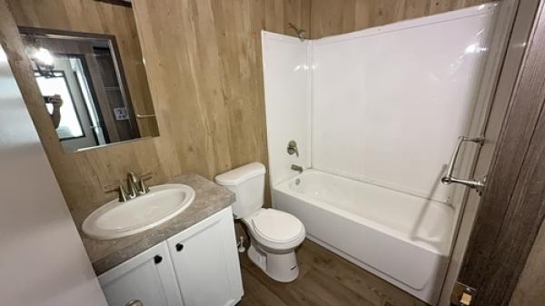 2022 MIYO 35MYO16763AH22 Manufactured Home
