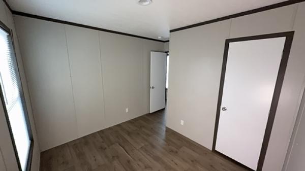 2022 MIYO 35MYO16763AH22 Manufactured Home