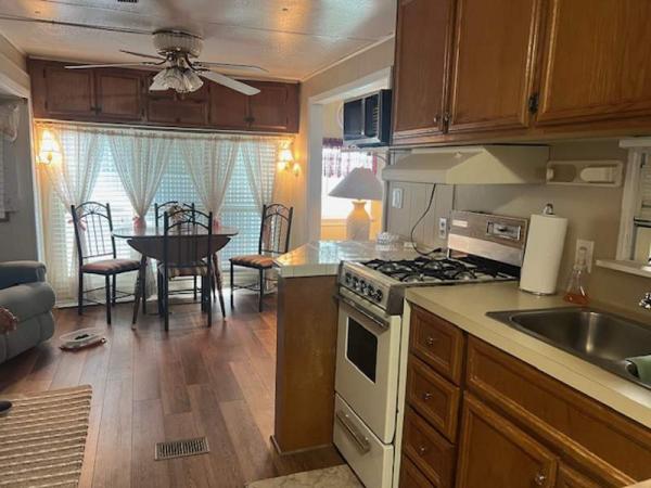 1983 Krop Manufactured Home