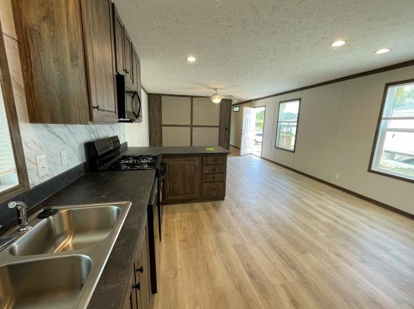 2025 Clayton 81SRH16663A Mobile Home