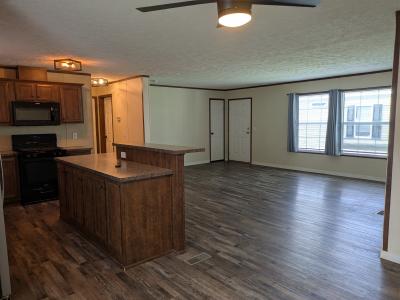Photo 4 of 12 of home located at 389 N Van Buren Cir Davison, MI 48423