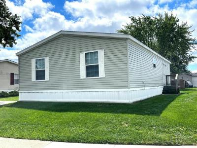 Photo 2 of 17 of home located at 51 Glarus Lane Lynwood, IL 60411