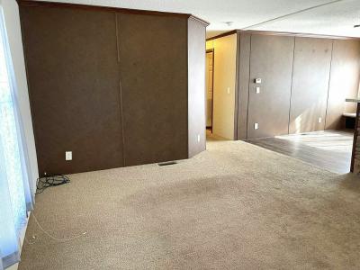 Photo 4 of 17 of home located at 258 Robin Drive Sauk Village, IL 60411