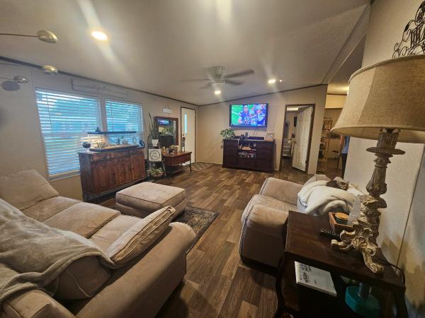 2022 CMH MANUFACTURING INC 98TRU28483RH23 Mobile Home