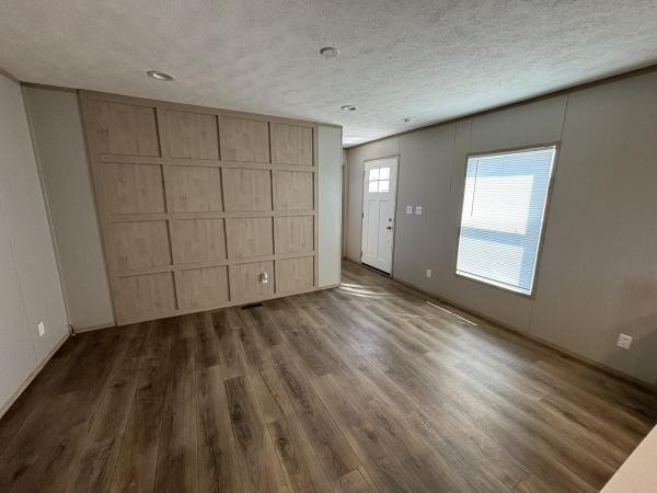 2023 45CEJ16562AH23  Home