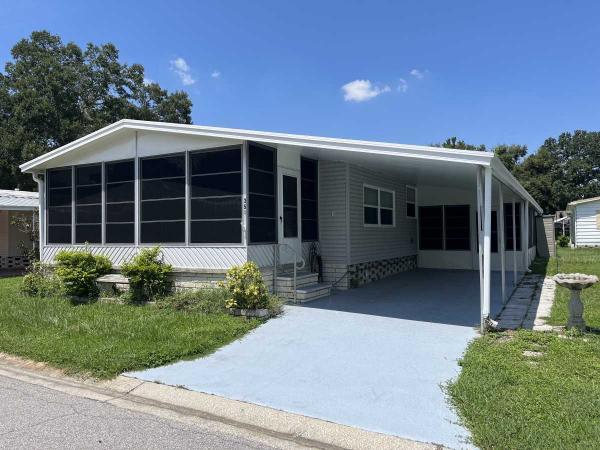 Photo 1 of 2 of home located at 7001 142nd Avenue North, Lot 351 Largo, FL 33771