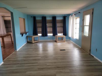 Photo 2 of 22 of home located at 14 Lakeview Dr Palmetto, FL 34221