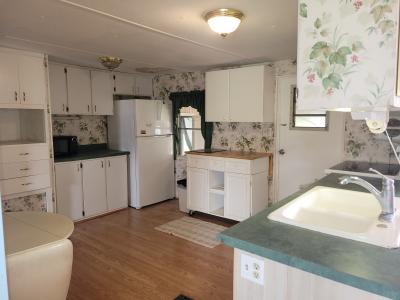 Photo 3 of 22 of home located at 14 Lakeview Dr Palmetto, FL 34221