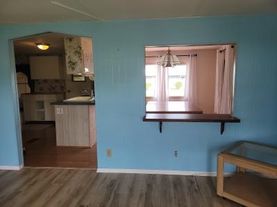 Photo 4 of 22 of home located at 14 Lakeview Dr Palmetto, FL 34221