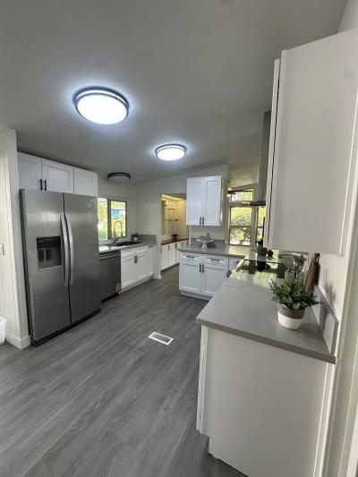 Photo 5 of 24 of home located at 100 SW 195th Avenue, Sp. #172 Beaverton, OR 97008