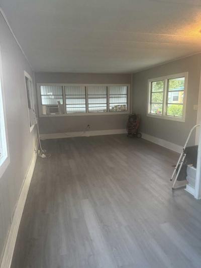 Photo 5 of 14 of home located at 5757 66th St N #46 Saint Petersburg, FL 33709