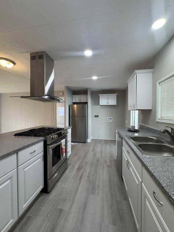 1974 FREEDOM  Mobile Home